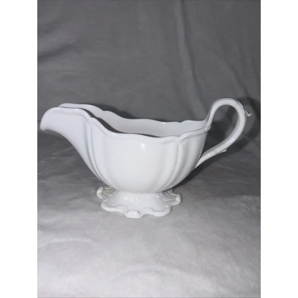 Vintage Spode bone china gravy boat Made‎ in England Savoy White Shabby Chic EVC